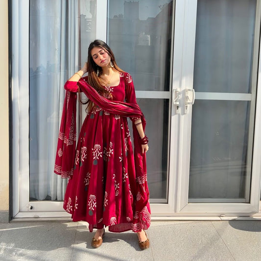 Manohar Beautiful 3ps Anarkali suit